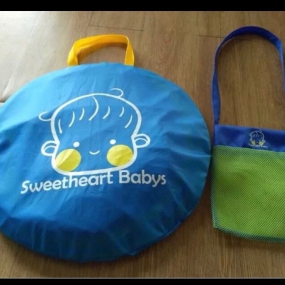 Pop up tent